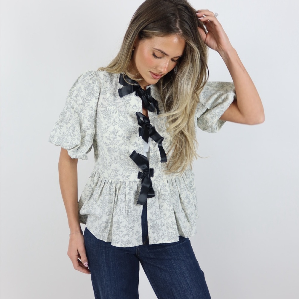 Elegant Floral Puff Sleeve Top with Black Accents